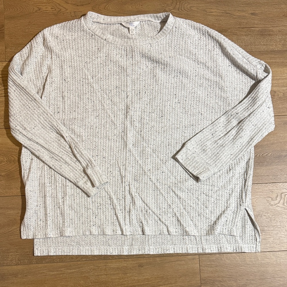 Time and Tru Light Gray Knit Top